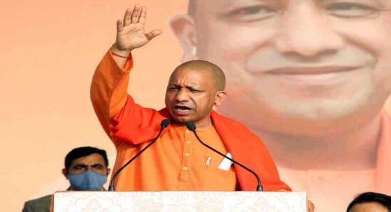 Uttar Pradesh: मुख्यमंत्री योगी ने की पीएम की सराहना, विपक्ष पर निशाना साधते हुए कही ये बात