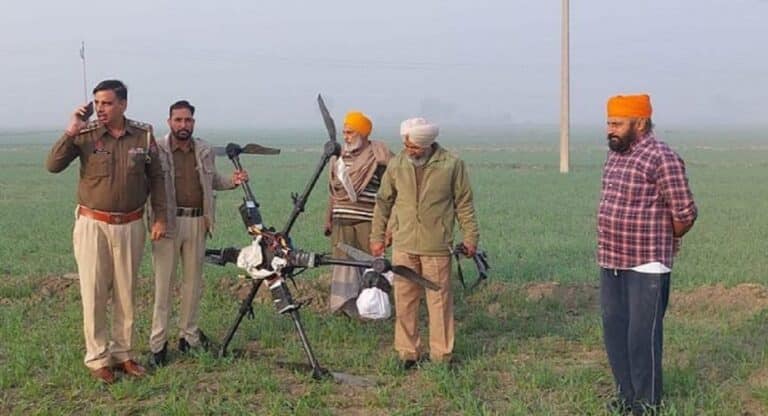 पाकिस्तानी तस्करों ने ड्रोन से भेजी 25 करोड़ की ड्रग्स, बीएसएफ ने कर दी ऐसी कार्रवाई