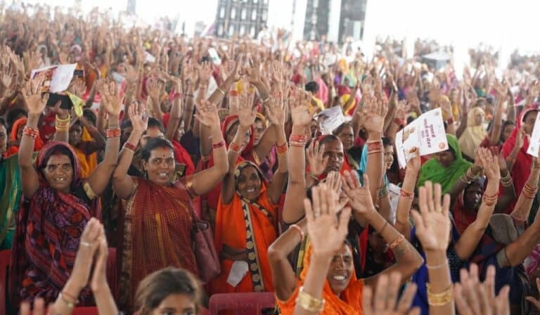 सीएम चौहान लाड़ली बहना योजना के अंतर्गत महिलाओं के खातों में अंतरित करेंगे इतने हजार रुपये