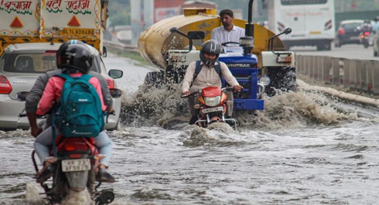 उत्तराखंडः 4 बॉर्डर मार्ग सहित 165 सड़कें अवरुद्ध, इस तिथि तक ऑरेंज अलर्ट