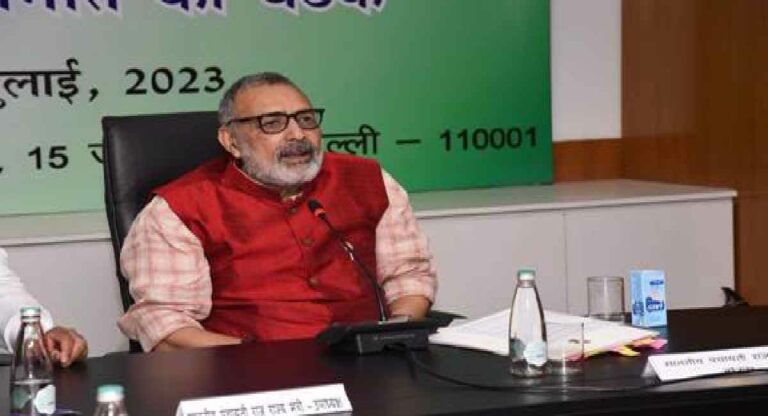 चोरी और सीनाजोरी कर रहीं ममता बनर्जी : Giriraj Singh