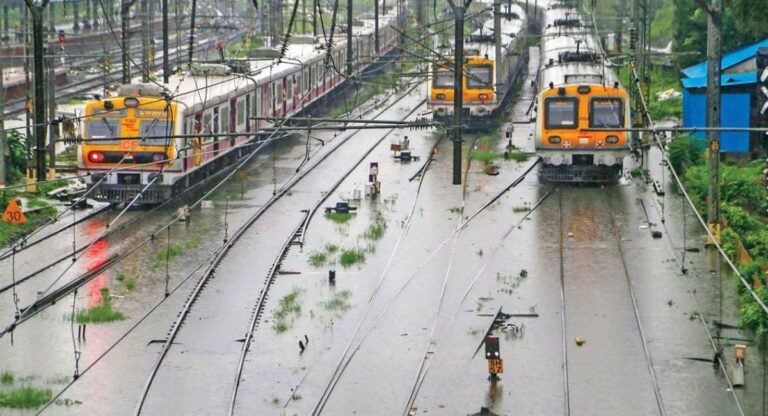 रेल यात्रियों के लिए बड़ी खबर, ट्रैक पर भरा पानी; बदलापुर-अंबरनाथ अप-डाउन मार्ग बंद