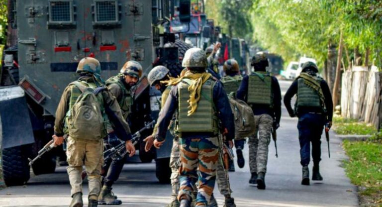 Jammu and Kashmir: कठुआ में सैन्य वाहनों पर आतंकी हमला, पहले ग्रेनेड फेंका; फिर चलाईं अंधाधुंध गोलियां