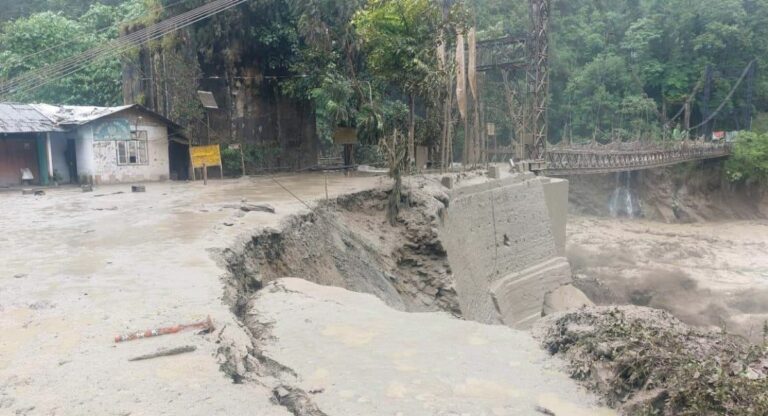 Sikkim Landslide: सिक्किम भूस्खलन के बाद लाचुंग से 50 पर्यटकों को किया गया रेस्क्यू