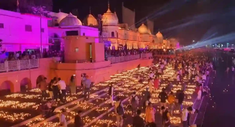 Ayodhya से आई रामज्योति से करोड़ों दीपक हुए प्रज्वलित, दीप माला से जगमगा उठा यह शहर