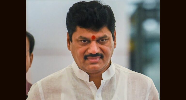 Dhananjay Munde: महाराष्ट्र के कृषि मंत्री धनंजय मुंडे कोरोना पॉजिटिव, अपने आवास पर हुए क्वारंटाइन