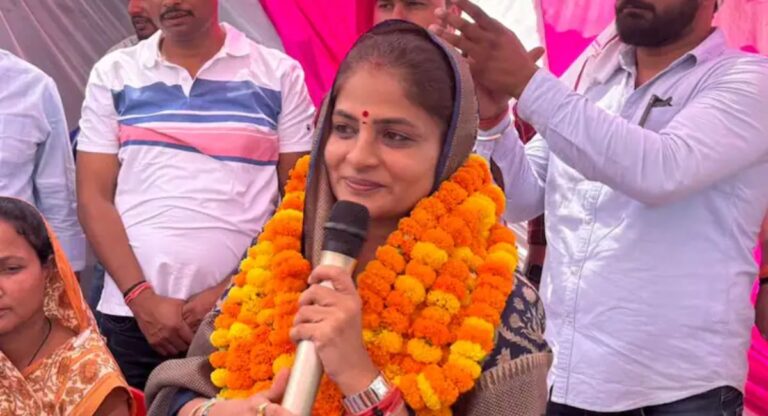 Jaunpur Lok Sabha Seat: धनंजय सिंह की पत्नी श्रीकला का टिकट कटा, अब बसपा ने श्याम सिंह यादव को बनाया उम्मीदवार