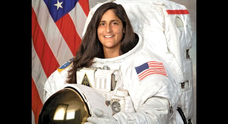 Sunita Williams: भारतीय मूल की सुनीता विलियम्स ने रचा इतिहास, तीसरी बार अंतरिक्ष में उड़ान भरी