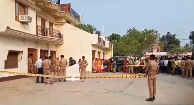 Uttar Pradesh Crime: सीतापुर जिले के गांव में 5 लोगों की निर्मम हत्या, पुलिस प्रशासन में हड़कंप