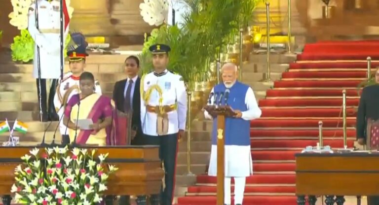 PM Modi Oath Ceremony: नरेंद्र मोदी की हैट्रिक, लगातार तीसरी बार ली प्रधानमंत्री पद की शपथ