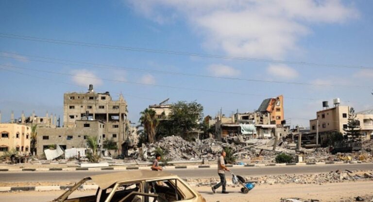 Central Gaza पर इजराइली हमला, 11 मृतकों में तीन बच्चे भी शामिल