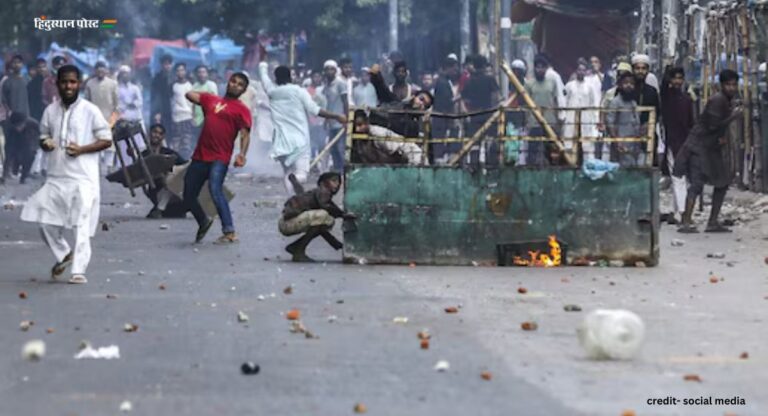 Bangladesh: हसीना सरकार के खिलाफ हिंसक प्रदर्शन जारी; 2 की मौत, 30 घायल