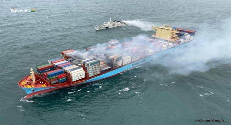 Cargo Ship Fire: भारतीय तटरक्षक बल ने तैनात किए तीन जहाज; आग बुझाने का काम जारी, वीडियो देखें