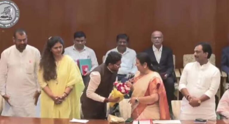 MLC Oath Ceremony: महाराष्ट्र विधान परिषद के नवनिर्वाचित 11 सदस्यों ने ली शपथ