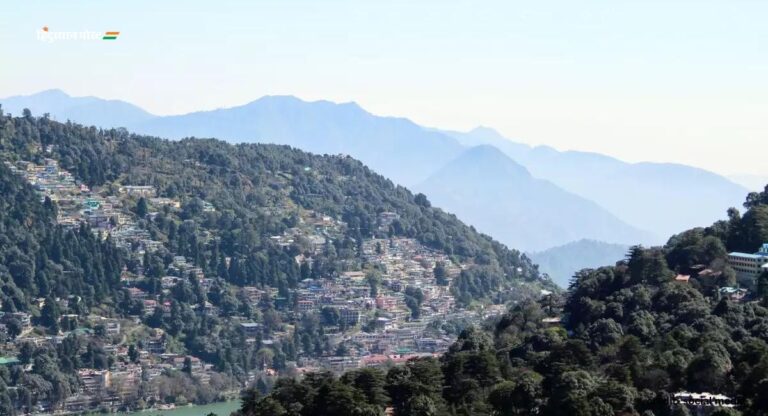 Nainital Tourist Places: अगर आप नैनीताल जा रहें हैं तो इन पर्यटन स्थलों पर जरूर जाएं