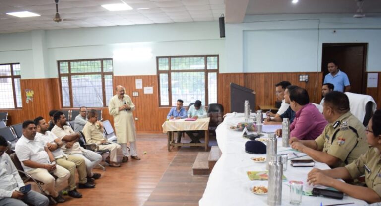 Uttarakhand: गढ़वाल आयुक्त ने चारधाम यात्रा का लिया फीडबैड, लोगों से मांगे सुझाव