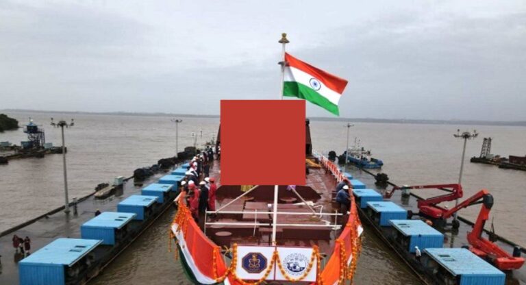 Indian Navy: दुश्मन देशों का कांप उठेगा कलेजा, नौसेना के बेडे़ में शामिल होगा ‘यह’ खतरनाक जंगी जहाज