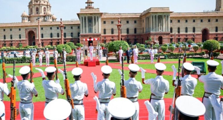 Brazilian Navy के कमांडर भारत यात्रा पर, नौसेना प्रमुख एडमिरल दिनेश के. त्रिपाठी से मुलाकात में इन मुद्दों पर हुई बात