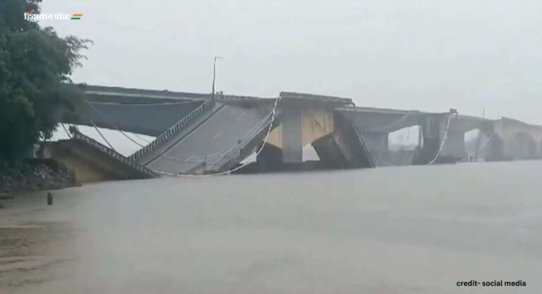 Bridge Collapses: उत्तर कन्नड़ में गोवा-कर्नाटक राजमार्ग पर काली नदी पर ढहा पुल, वीडियो यहां देखें