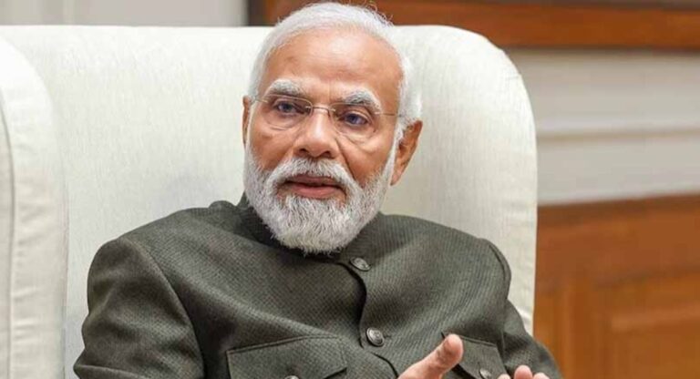 Unified Pension Scheme: मोदी सरकार ने सरकारी कर्मचारियों को दिया बड़ा उपहार, ओल्ड पेंशन स्कीम की निकाली यह काट