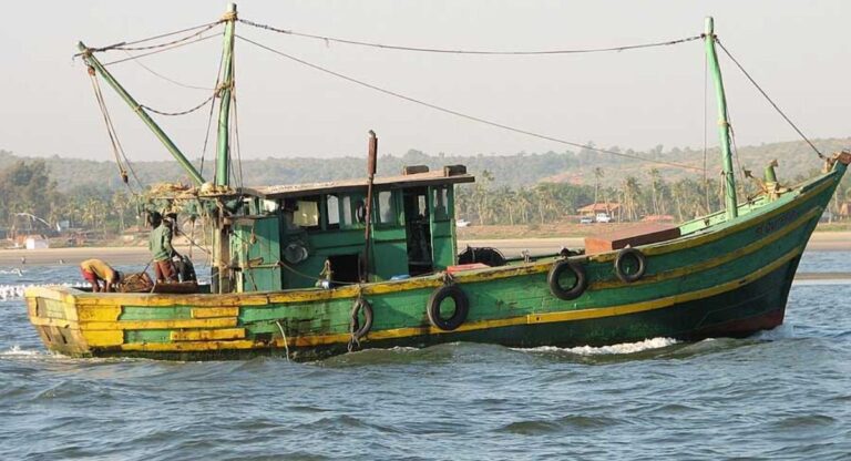 West Bengal: समुद्र में मछली पकड़ने गए 49 मछुआरे लापता, डायमंड हार्बर में हेलीकॉप्टर से तलाशी जारी