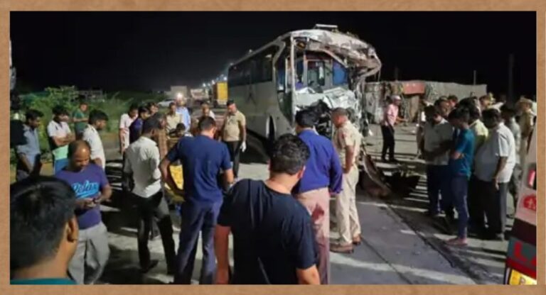 Accident: राजस्थान में सड़क हादसा, टोल बूथ पर टूरिस्ट बस की ट्रक से टक्कर; 1 की मौत और कई घायल