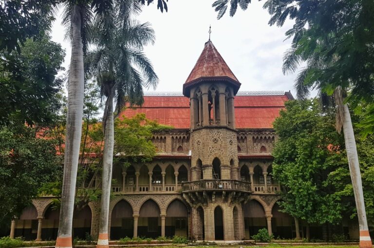 Deccan College : डेक्कन कॉलेज के संस्थापक कौन थे?