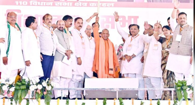 Uttar Pradesh:  बबुआ अभी बालिग नहीं हुआ..! योगी आदित्यनाथ ने अखिलेश यादव पर कसा ये तंज