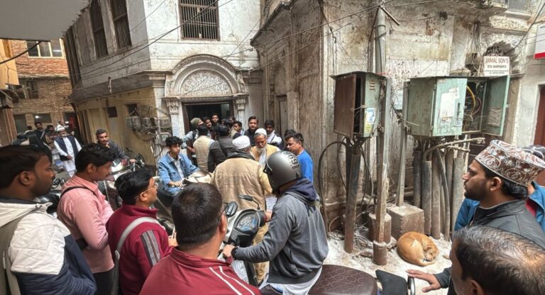 Hindu Temple: संभल के बाद अब वाराणसी की बारी, मुस्लिम बहुल इलाके में मिला प्राचीन शिव मंदिर! इतने वर्षों से है बंद