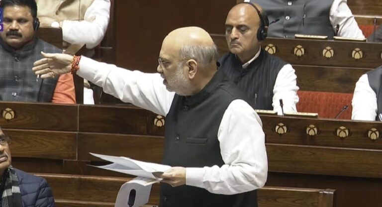 Rajya Sabha: हमारी नहीं, इंदिरा गांधी की तो सुनिए; अमित शाह ने वीर सावरकर की आलोचना करने वालों को दिखाया आईना