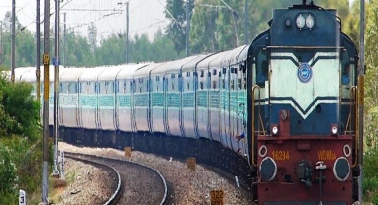 Indian Railways: महिलाओं की सुरक्षा के लिए रेलवे का बड़ा कदम, इतने पुरुषों पर गिरी आरपीएफ की गाज