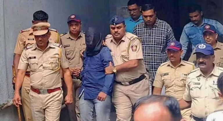 Badlapur rape case: बुरे फंसे आरोपी के एनकाउंटर में शामिल पांच पुलिसकर्मी, बॉम्बे हाई कोर्ट ने दिया यह आदेश