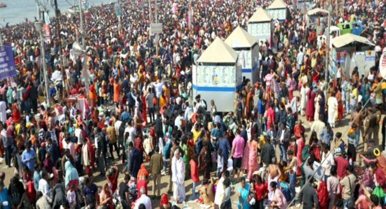 Maha Kumbh: रात 08 बजे तक 1.34 करोड़ से अधिक श्रद्धालुओं ने लगाई आस्था की डुबकी, जानिये अब तक कितने करोड़ लोगों ने किया पवित्र स्नान