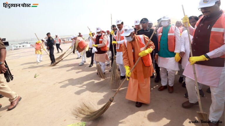 Maha Kumbh 2025: सीएम आदित्यनाथ ने प्रयागराज के अरैल घाट पर स्वच्छता अभियान का किया नेतृत्व, यहां देखें वीडियो